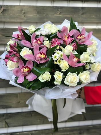 Букет цветов из: Розы и Хризантемы в Кагальнике