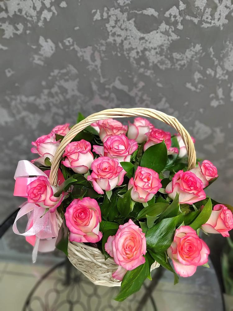 Цветочная композиция из Розы в корзине в Кагальнике