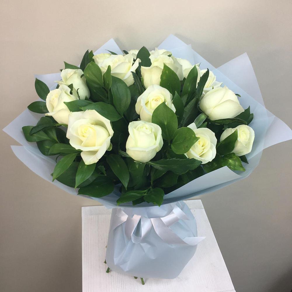 Букет 15 Белых роз Проуд в Кагальнике
