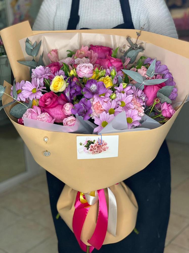 Букет цветов из: Хризантемы, Гвоздики и Альстромерии в Кагальнике