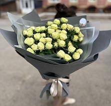 Букет Белые кустовые розы Солинеро в Кагальнике
