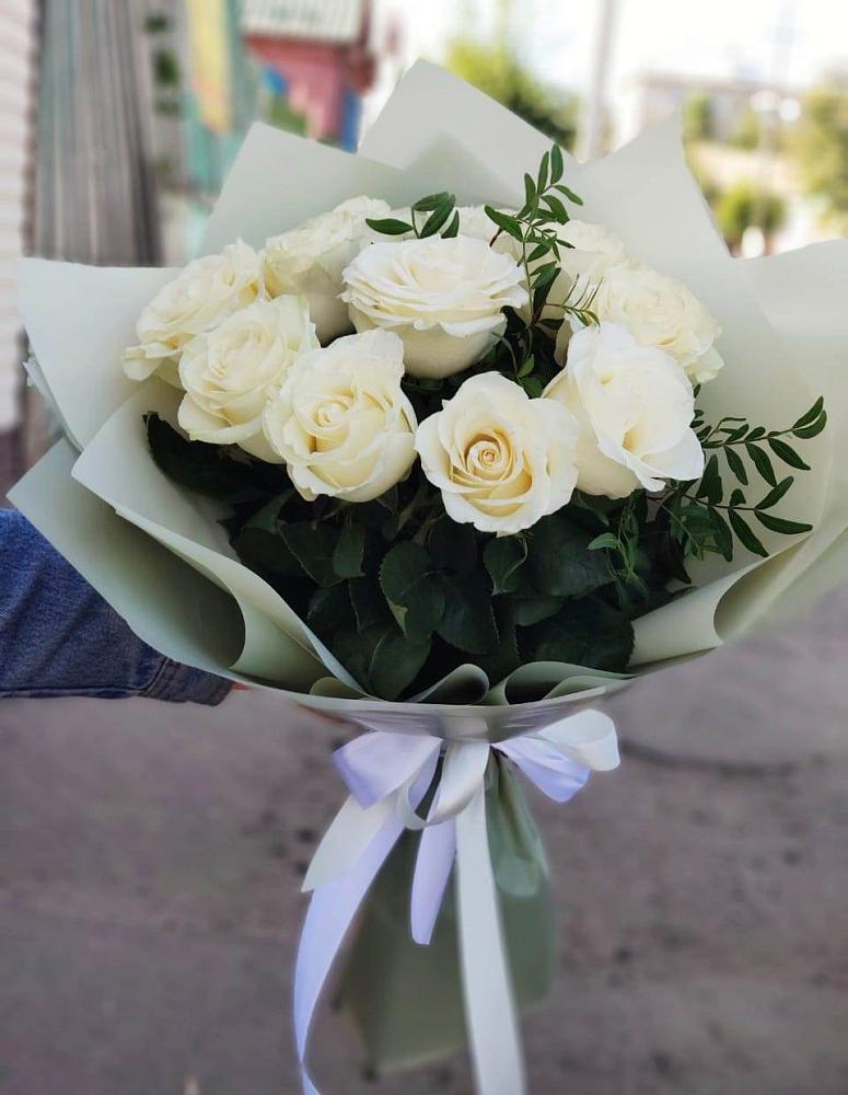 Букет Белые розы Проуд в Кагальнике