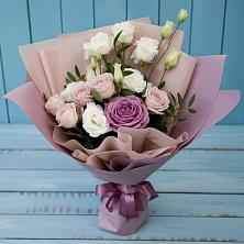 Букет цветов из:  Розы и Лизиантусы в Кагальнике