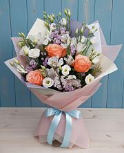 Букет цветов из:  Лизиантусы, Розы, Альстромерии и Гипсофила в Кагальнике