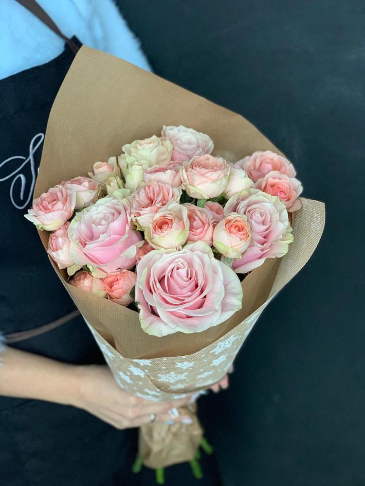 Букет цветов из: Хризантемы и Розы в Кагальнике