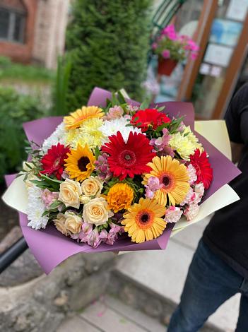 Букет цветов из: Герберы, Ромашки, Хризантемы, Розы и Подсолнухи в Кагальнике