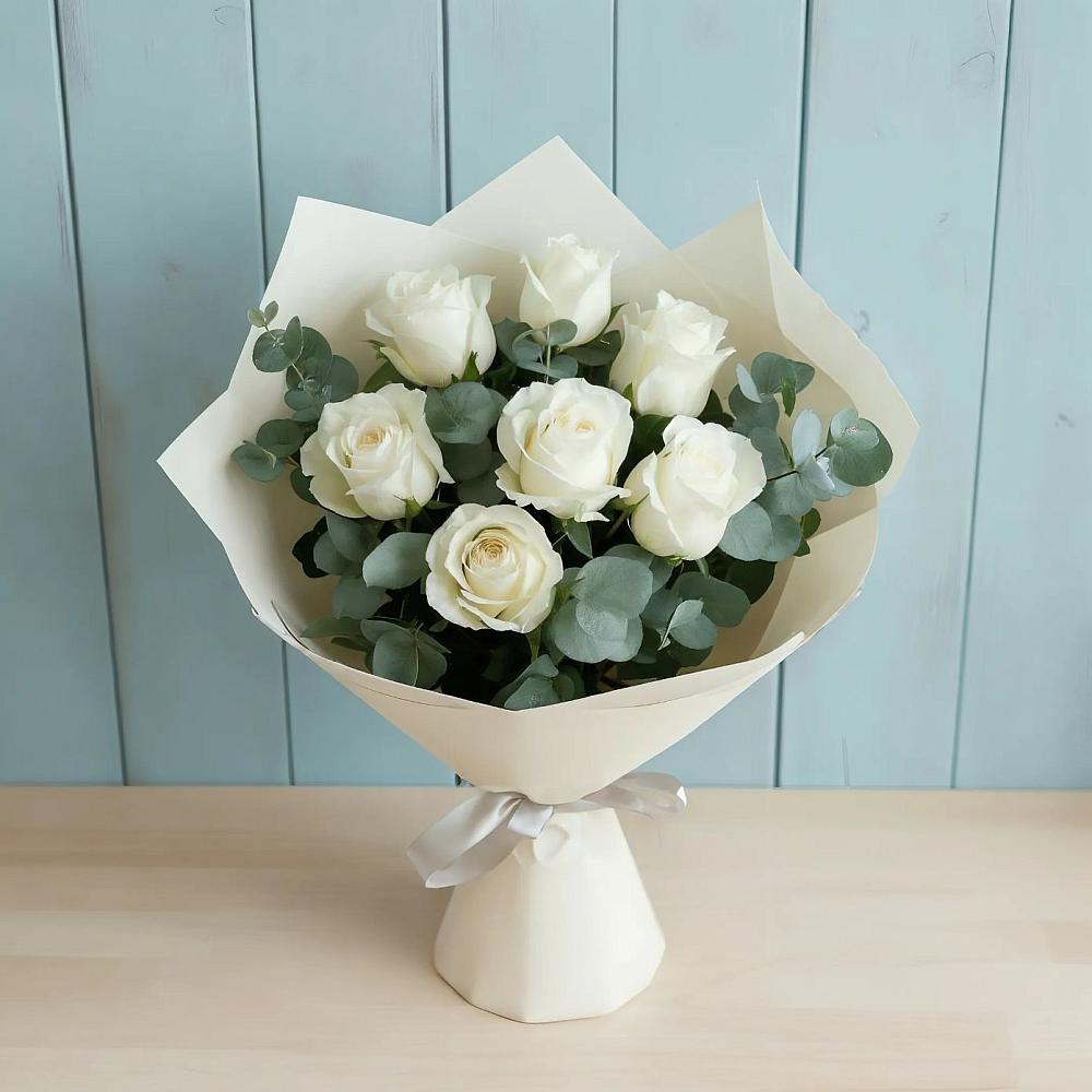 Букет Белые розы в Эвкалипте в Кагальнике