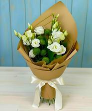 Букет цветов из:  Хризантемы и Лизиантусы в Кагальнике