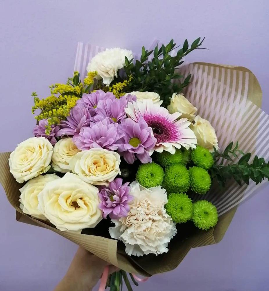 Букет цветов из: Хризантемы, Розы, Гвоздики и Герберы в Кагальнике